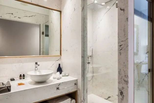 Luxury Tek Büyük Yataklı Oda (Acalle)