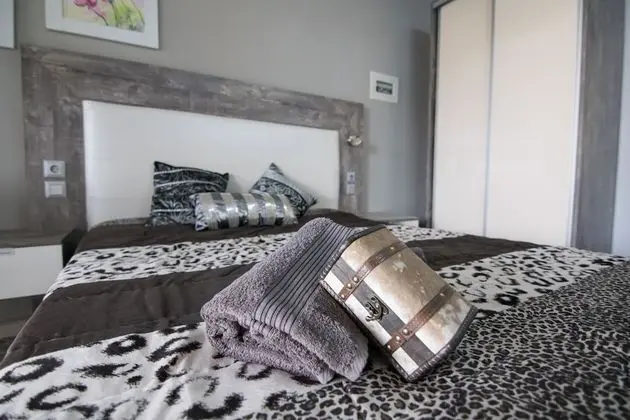 Luxury Tek Büyük Yataklı Oda