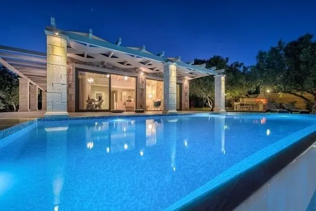 Villa, 3 Yatak Odası, Kişiye Özel Havuzlu, Deniz Manzaralı