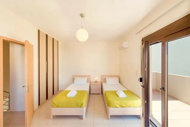 Villa, 6 Yatak Odası, Kişiye Özel Havuzlu, Denize Sıfır