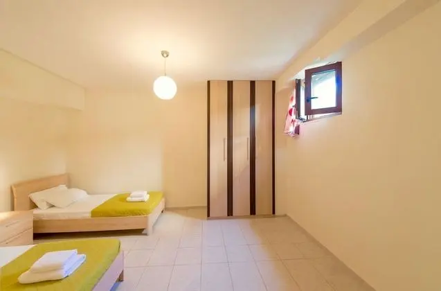Villa, 6 Yatak Odası, Kişiye Özel Havuzlu, Denize Sıfır