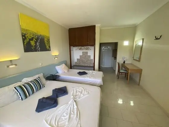 Triple Studio , Sea View