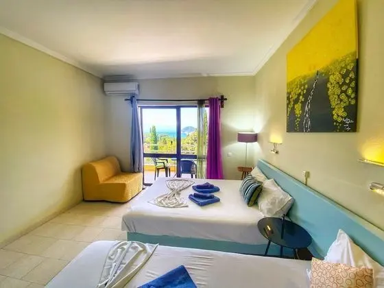 Triple Studio , Sea View