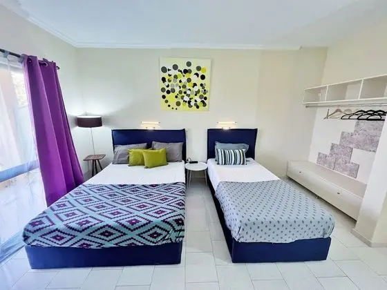 Triple Studio , Sea View