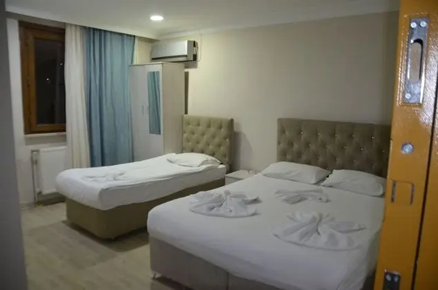 Economy Triple Room, City View