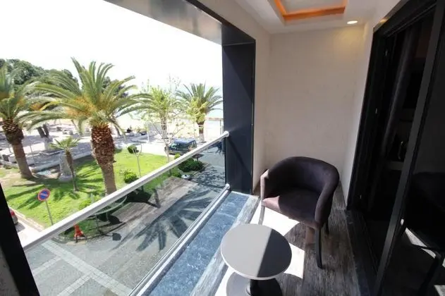 Standart Oda, Deniz ve Bahçe Manzaralı, Balkonlu