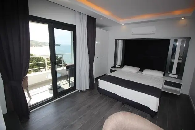 Standart Oda, Deniz ve Bahçe Manzaralı, Balkonlu