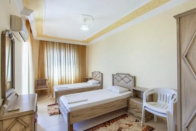 Dubles, Bahçe Manzaralı, Balkonlu