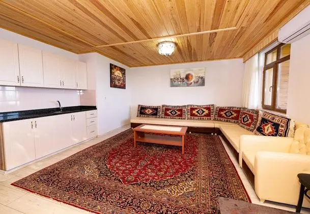 2+1 Suite Beş Kişilik, Deniz ve Dağ Manzaralı, Balkonlu