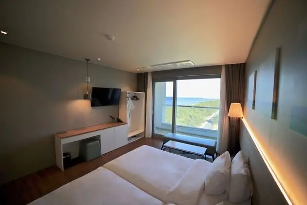 Deluxe Dört Kişilik Oda (Side Ocean View)