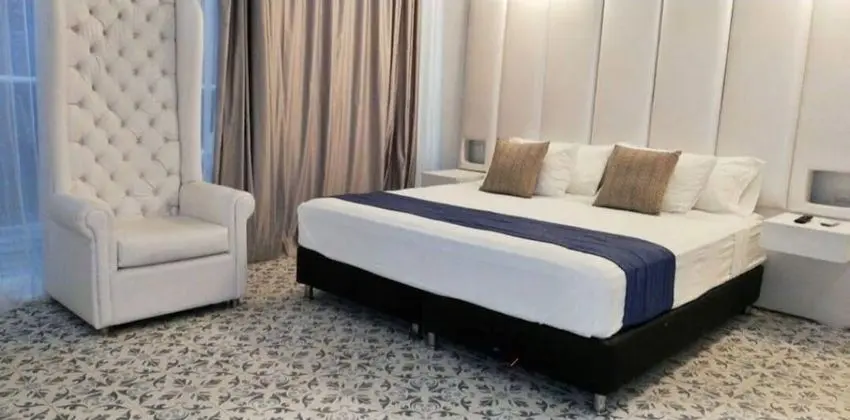 Panoramic Tek Büyük veya İki Ayrı Yataklı Oda