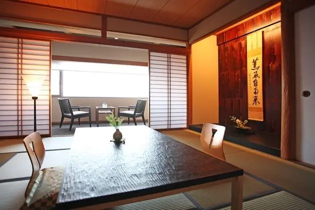 Standard Oda, Sigara İçilebilir (Japanese-Style)