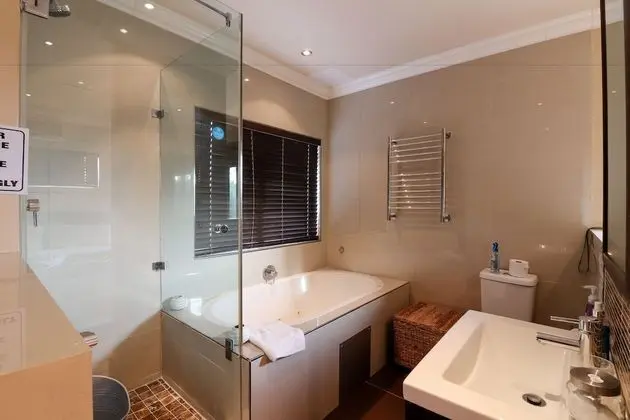 Classic Süit, Balkon (Upstairs Mlima)