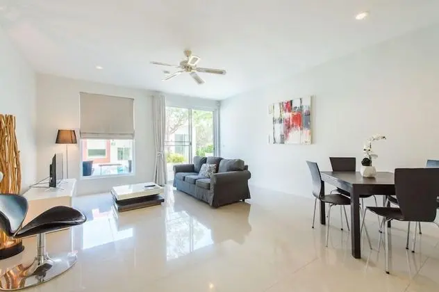 One Bedroom Pool Suite with Roof terrace