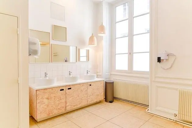Ortak Ranzalı Oda, Sadece kadınlar için (8 beds)