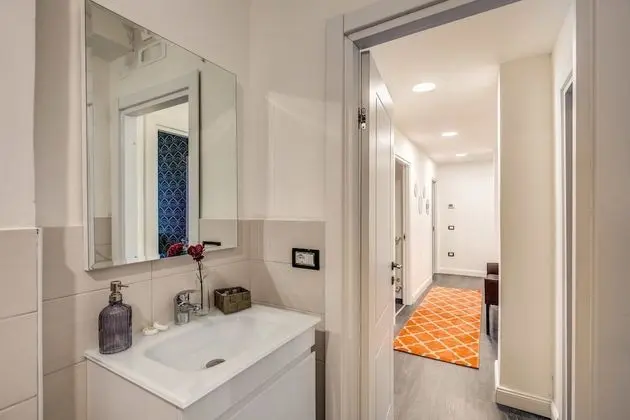 Tek Büyük Yataklı Oda, Ortak Banyo