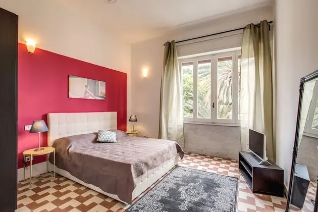 Tek Büyük Yataklı Oda, Ortak Banyo