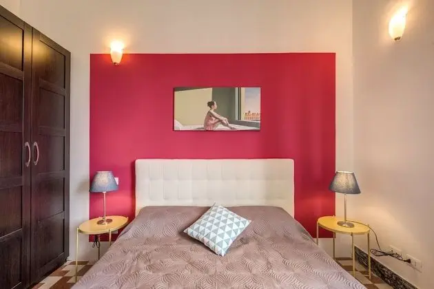 Tek Büyük Yataklı Oda, Ortak Banyo
