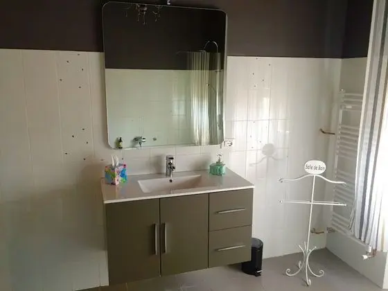 Üç Kişilik Oda, Ortak Banyo