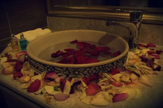 Honeymoon Süit, Jakuzi