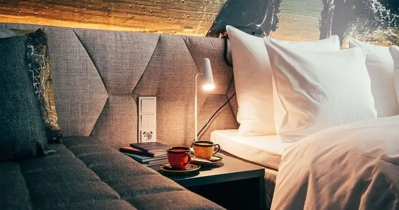 Poem King room
