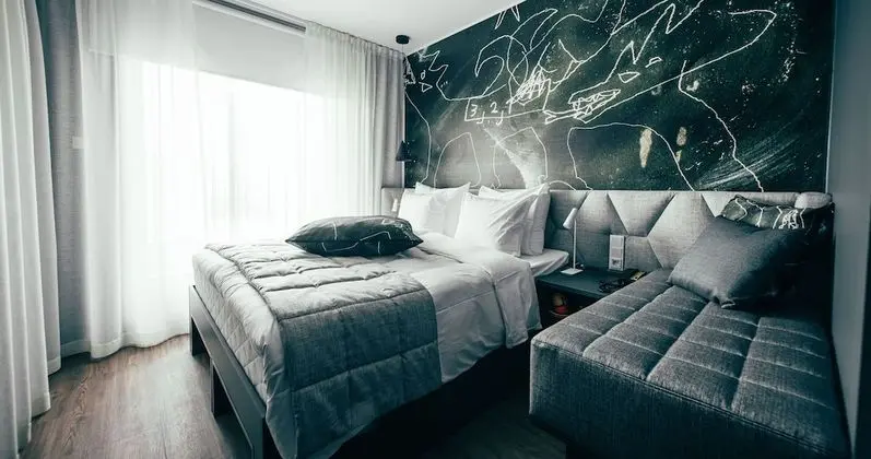 Poem King room