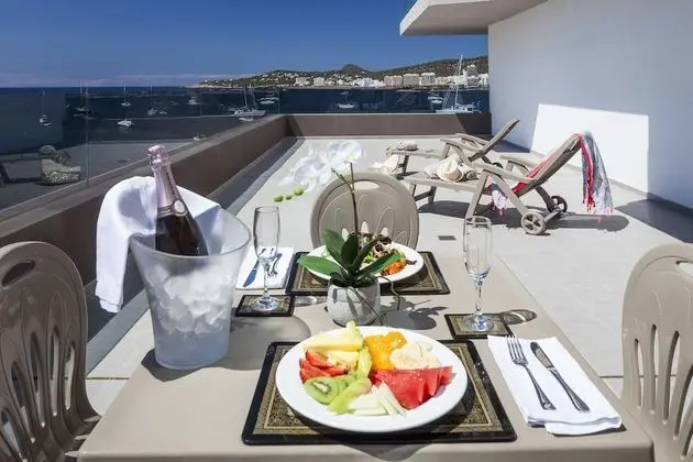 Junior Suite, Partial Ocean View (2 Adults)