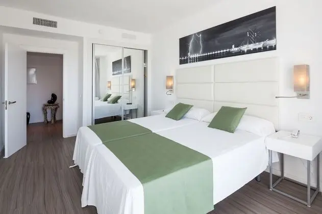 Junior Suite, Partial Ocean View (2 Adults)