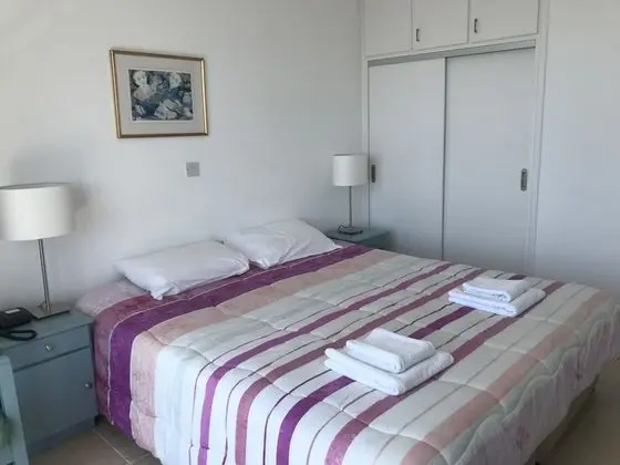 Tek Büyük veya İki Ayrı Yataklı Oda, Balkon, Deniz Manzaralı