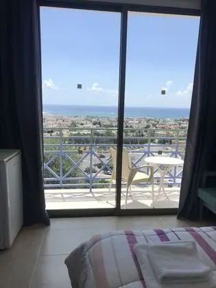 Tek Büyük veya İki Ayrı Yataklı Oda, Balkon, Deniz Manzaralı