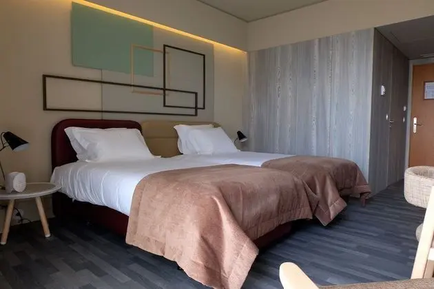 Tek Büyük veya İki Ayrı Yataklı Oda, Şehir Manzaralı