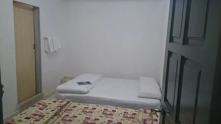 Oda, 1 Büyük (Queen) Boy Yatak
