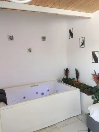 Junior Suite, Havuz Manzaralı
