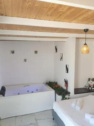 Junior Suite, Havuz Manzaralı