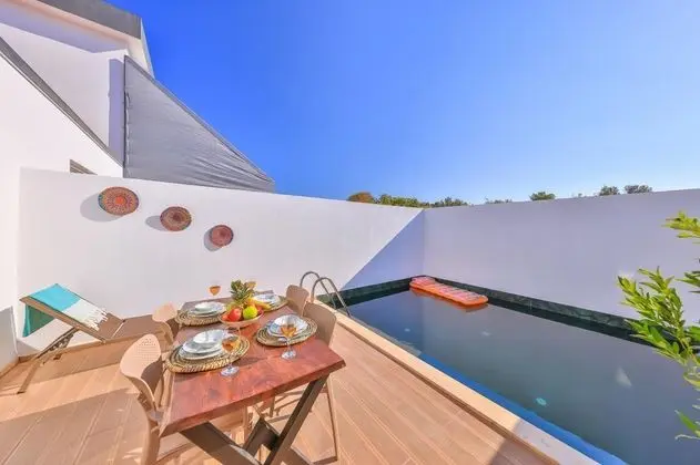 Junior Suite, Havuz Manzaralı
