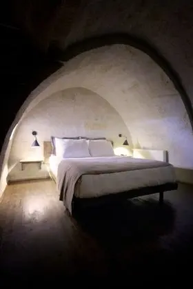 Cave Suite with Veranda and Living Room