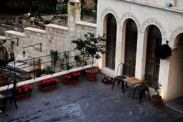 Cave Suite with Veranda and Living Room