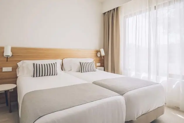 Tek Büyük Yataklı Oda, Bahçe Manzaralı, Havuz Kenarı