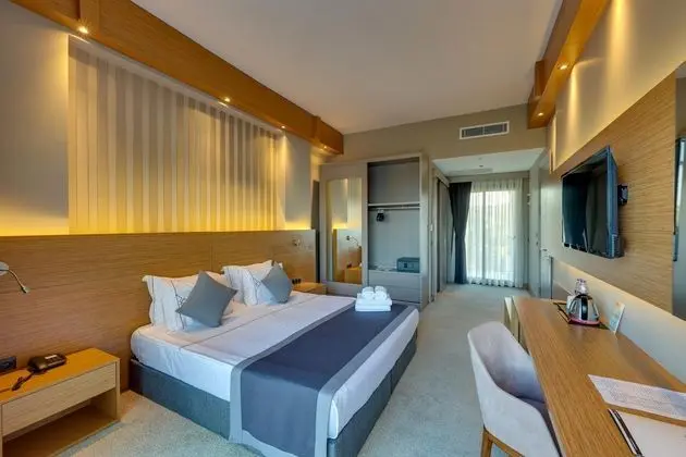 https://images.etstur.com/files/images/hotelImages/TR/215930/l/Aya-Yorgi-Hotel-By-T-Cesme-Oda-388827.jpg