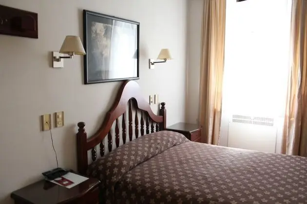 Standard Tek Büyük Yataklı Oda