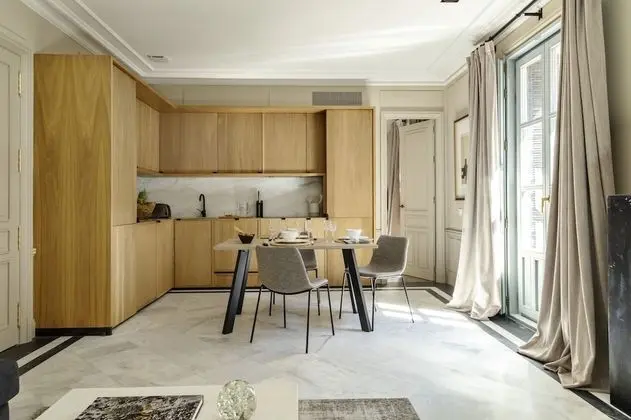 Luxury Apart Daire, 2 Yatak Odası, Balkon, Şehir Manzaralı