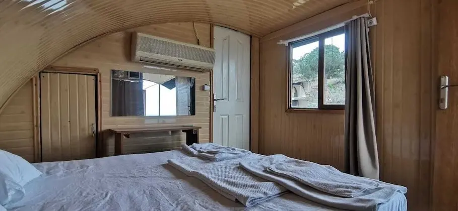 Basic Çadır, 1 Çift Kişilik Yatak, Kısmi Deniz Manzaralı, Yamaçta