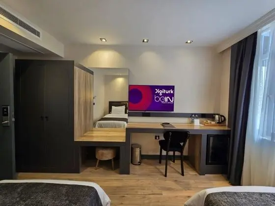Twin Oda, Kara Manzaralı, Klimalı