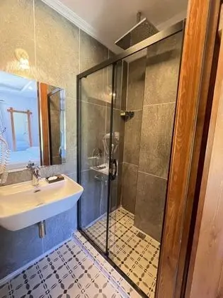 Triple, Bahçe Manzaralı, Teraslı