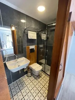 Triple, Bahçe Manzaralı, Teraslı