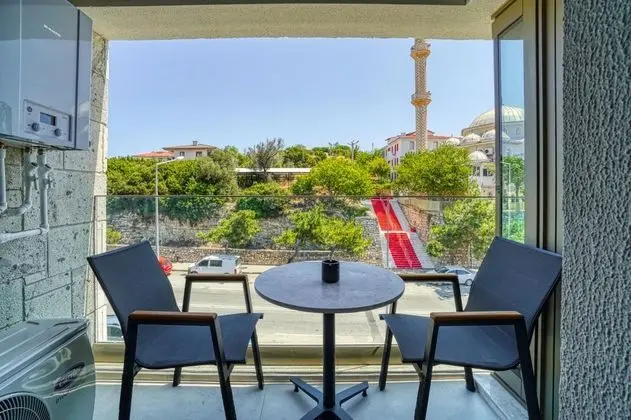 Suite, Kara ve Havuz Manzaralı, 1. Kat