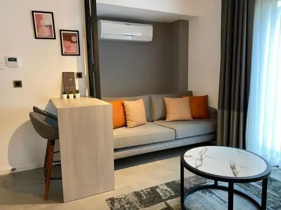 Suite, Kara ve Havuz Manzaralı, 1. Kat