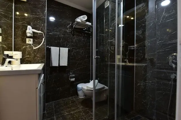 Standard Tek Büyük veya İki Ayrı Yataklı Oda