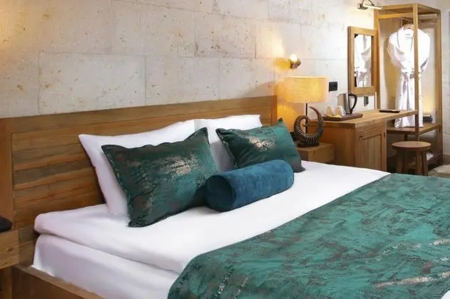 Deluxe Cave, Avlu Manzaralı, Jakuzili
