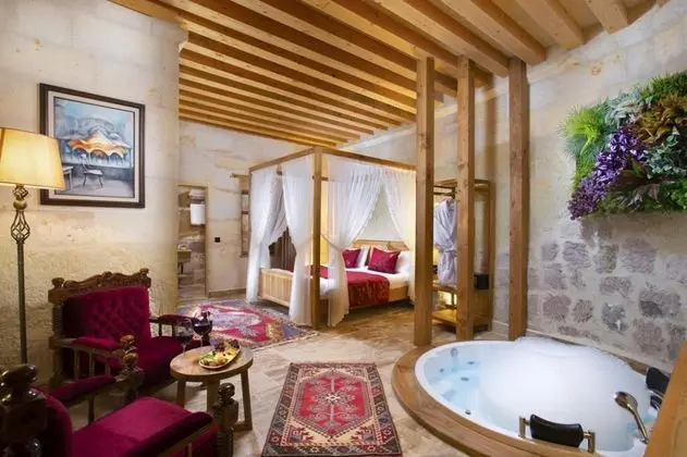 King Cave Suite, Manzarasız, Jakuzili